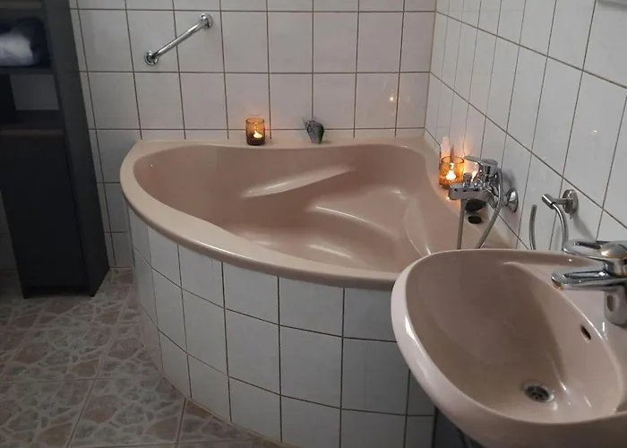 Wellness In The Naafbachtal * 穆克